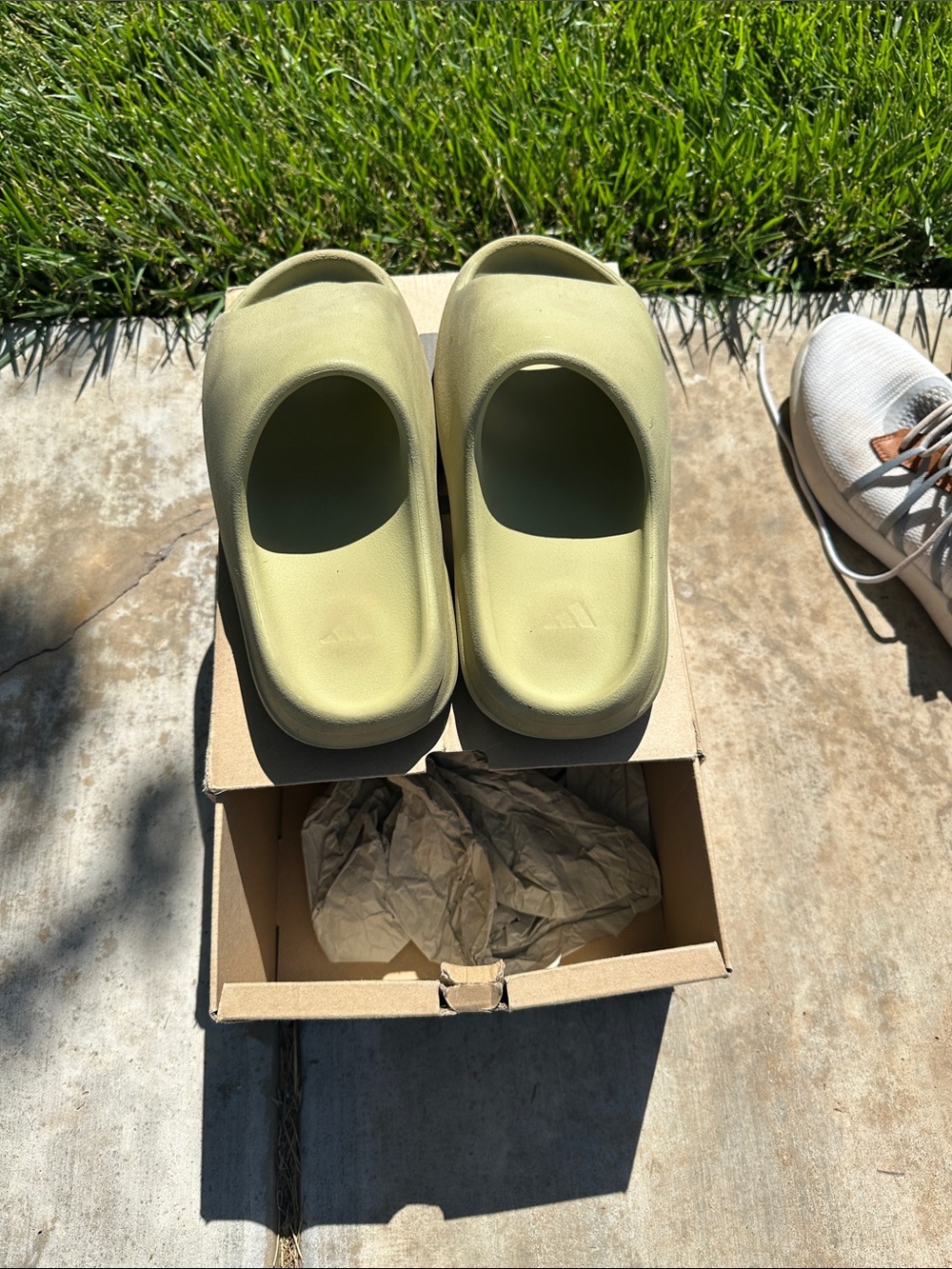 YZY slides